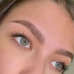 BRWI I RZĘSY - Modelowanie brwi henną - zdjęcie 3