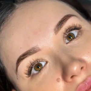 BRWI I RZĘSY - Modelowanie brwi henną - zdjęcie 1